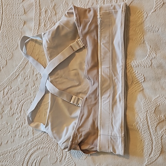 Beautiful White Lululemon Sports Bra - Picture 5 of 5